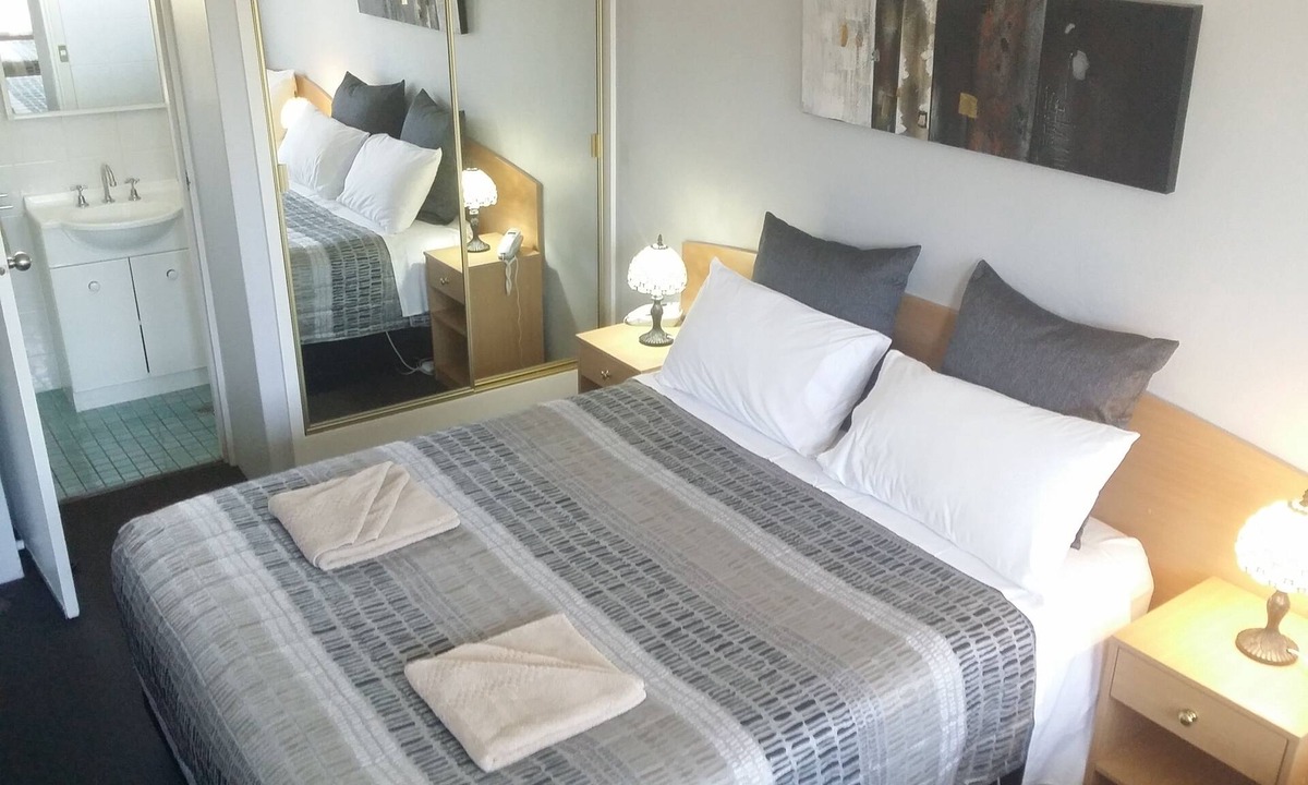 Cooma Hotel | White Manor Motel