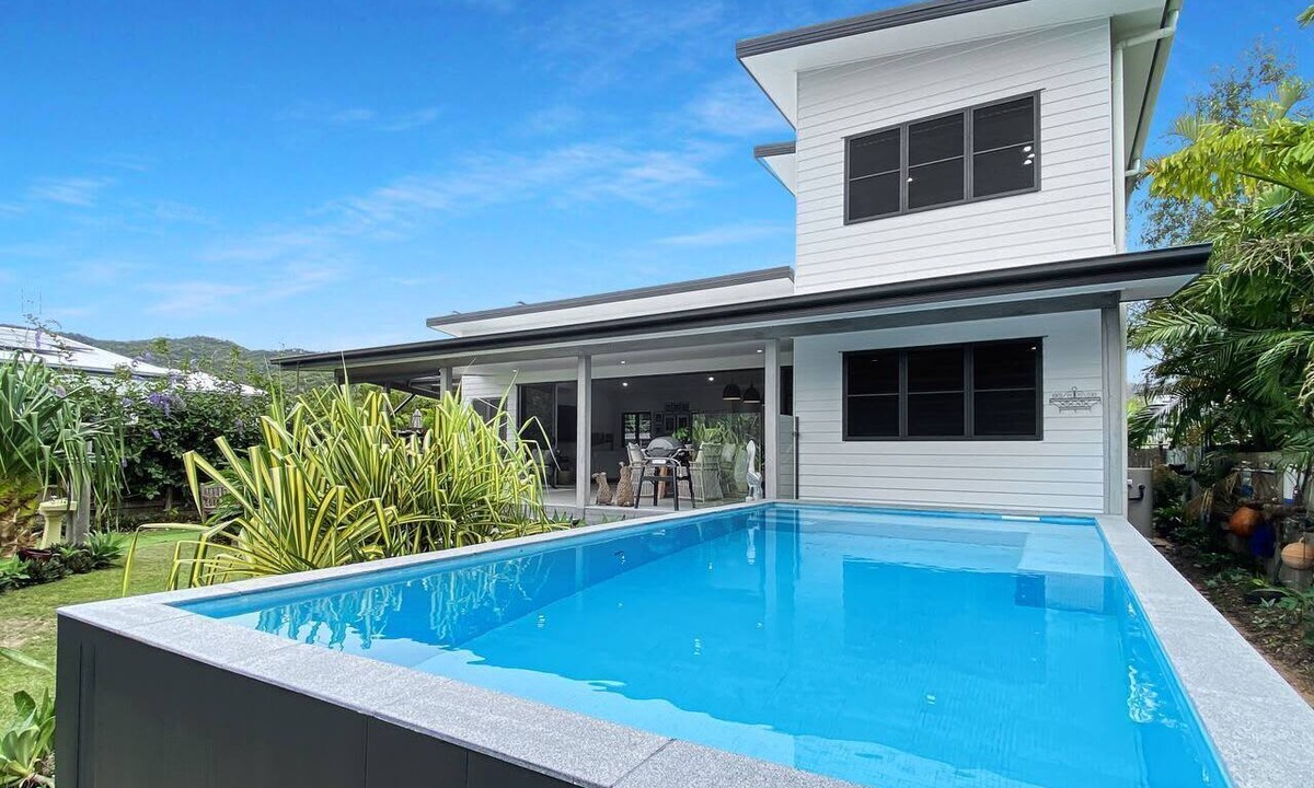 Horseshoe Bay House | White Pandanus