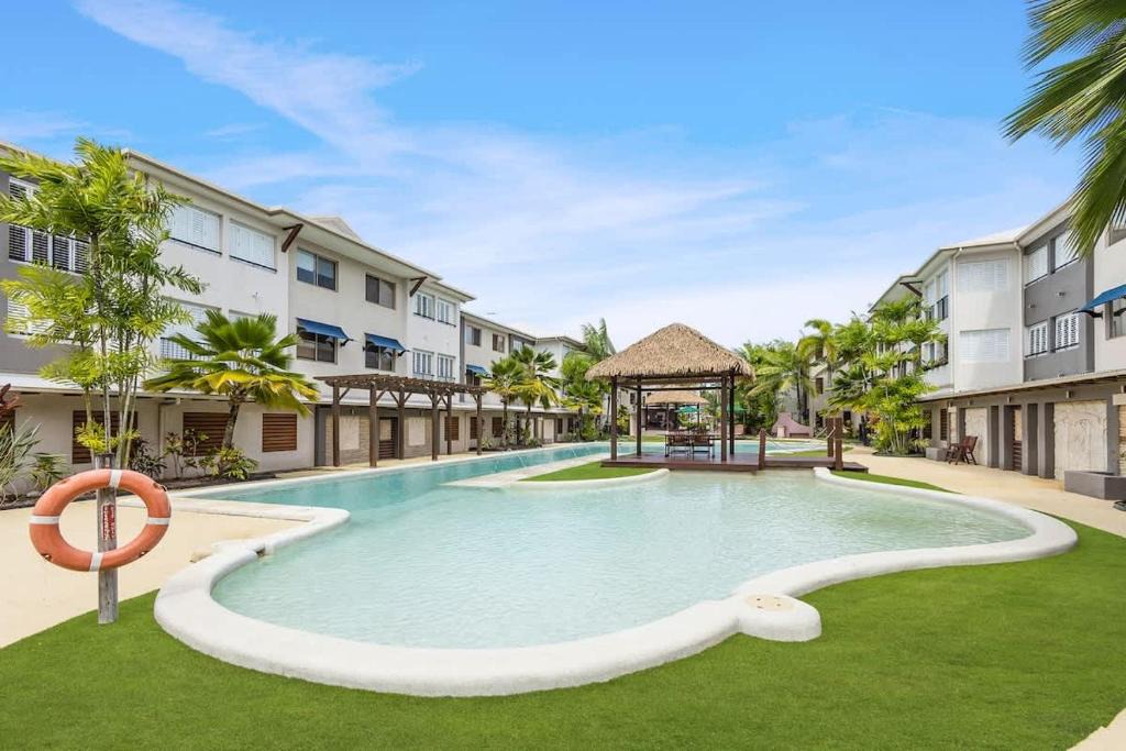 Manoora Apartment | Whitfield Waters - Resort Living for Families