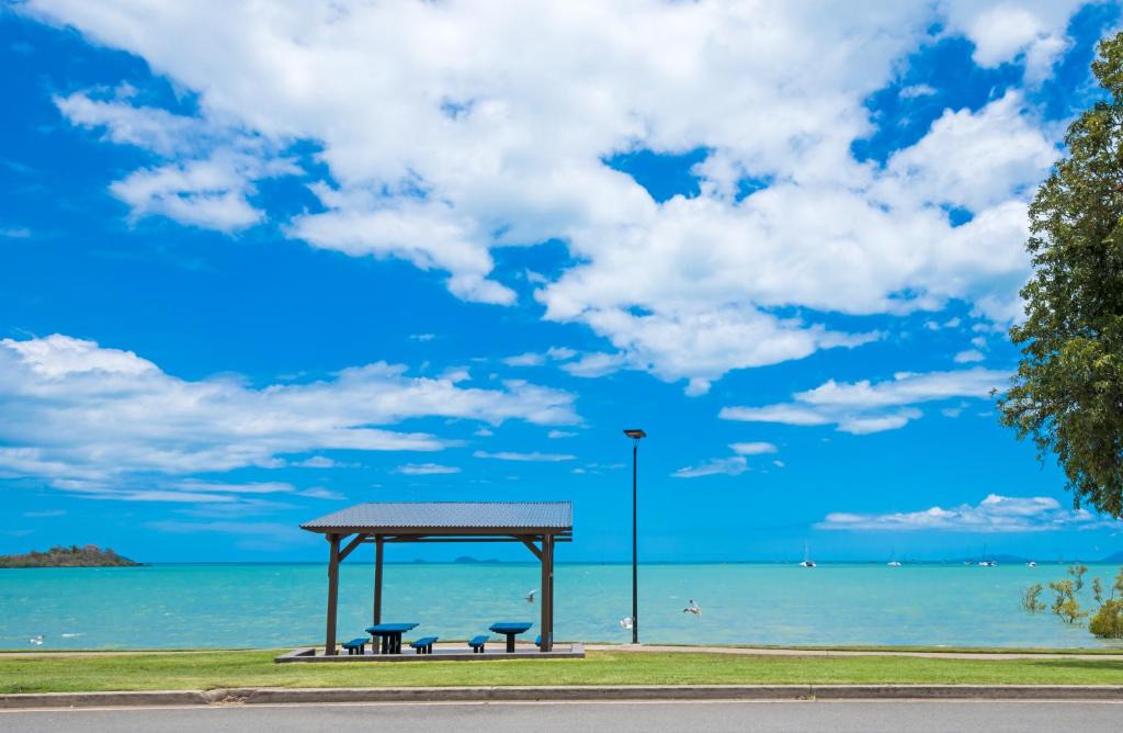 Cannonvale Apartment | Whitsunday Waterfront - 2 Bedroom Apartment