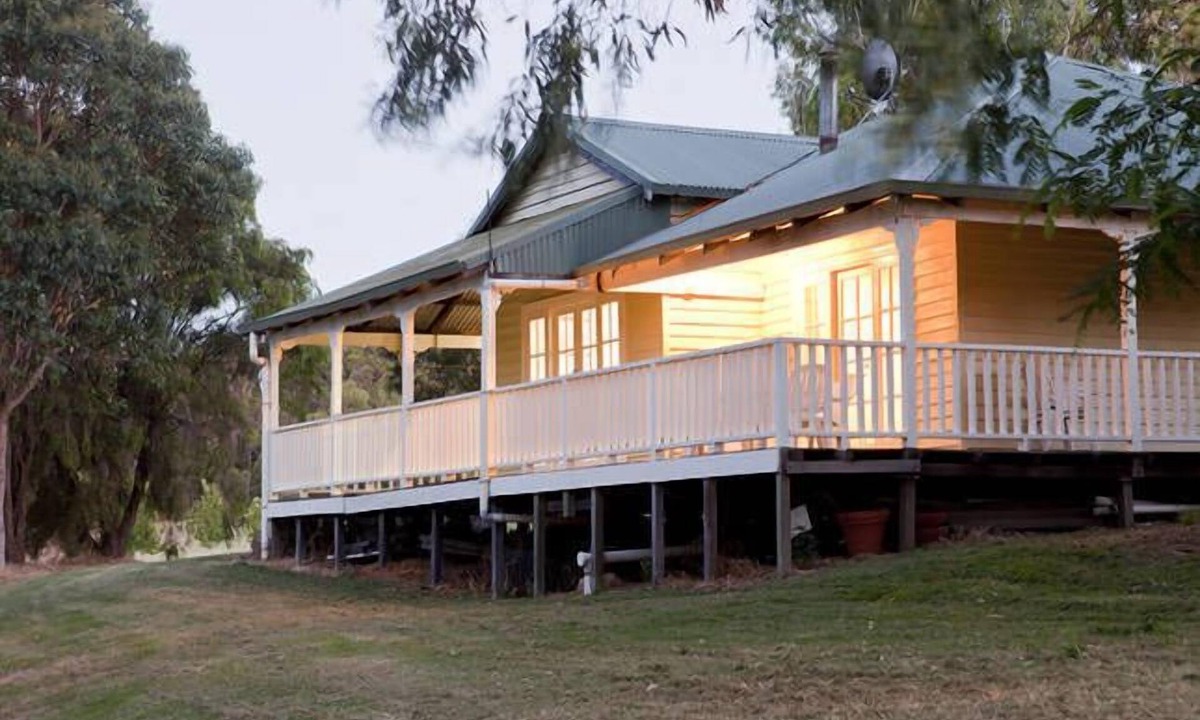 Yallingup Cottage | Wildwood Brook Cottage - Stunning views with large entertaining deck