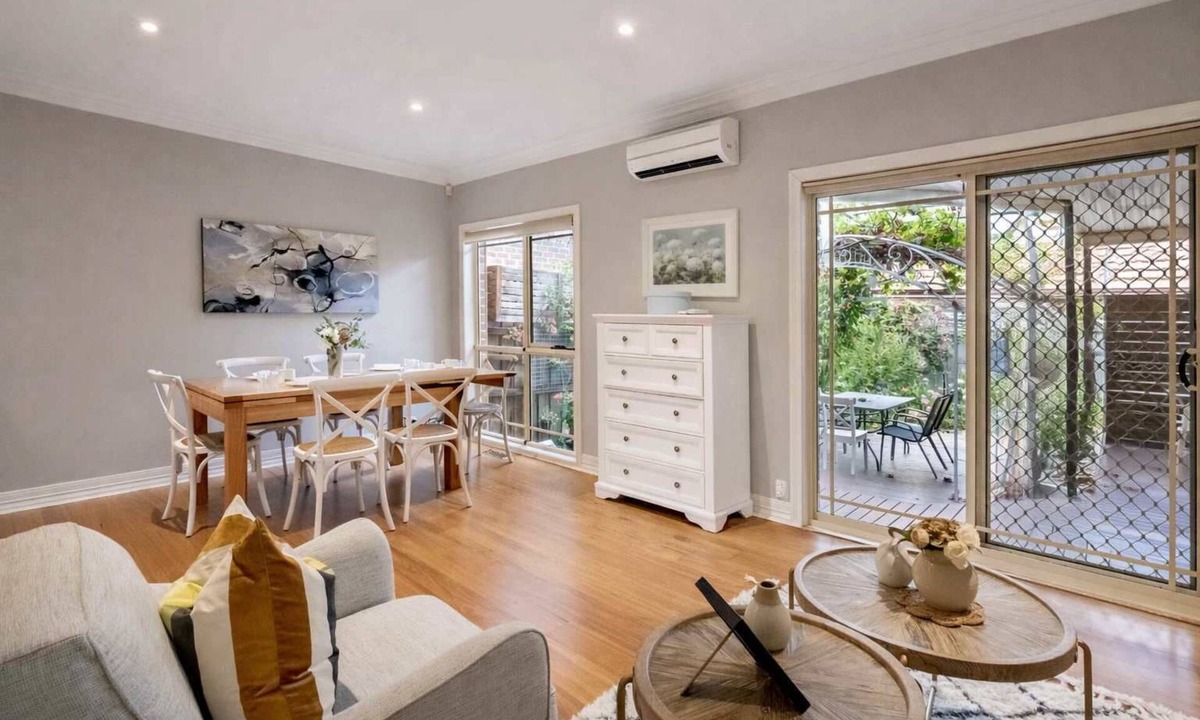 Glen Waverley House | Willow Place Modern 4BR Oasis in Heart of Glen Waverley