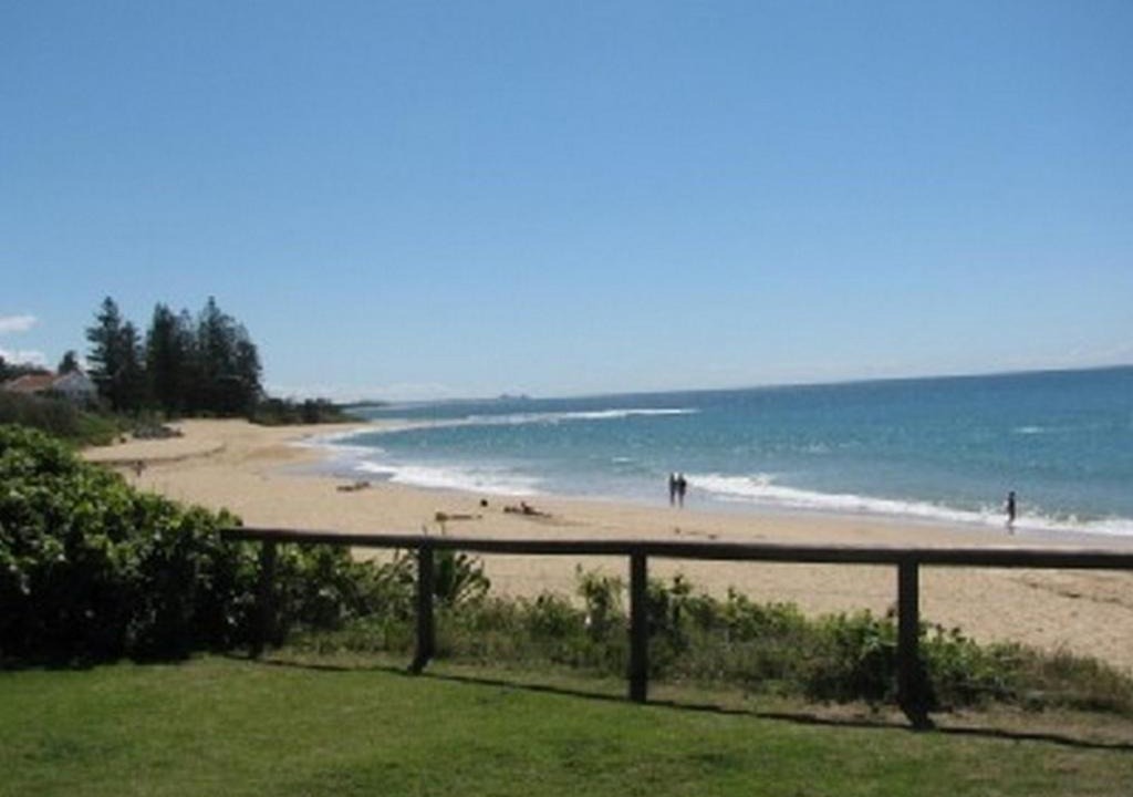 Dicky Beach Apartment | Wilson Ave Unit 2, 13 Wilson Ave