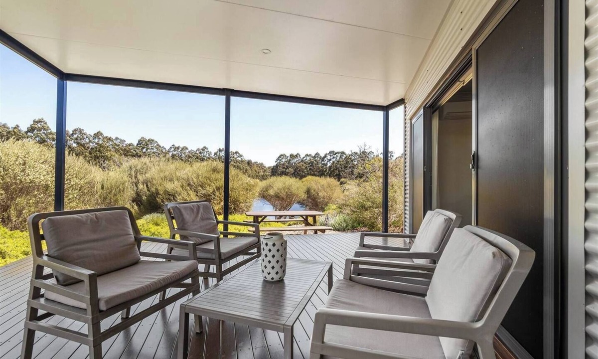 Wilyabrup Cottage | Wilyabrup Waters Lakeside Haven in the Wine Region