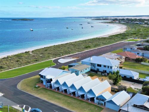Lancelin Apartment | Windsurfer beach Chalet 1