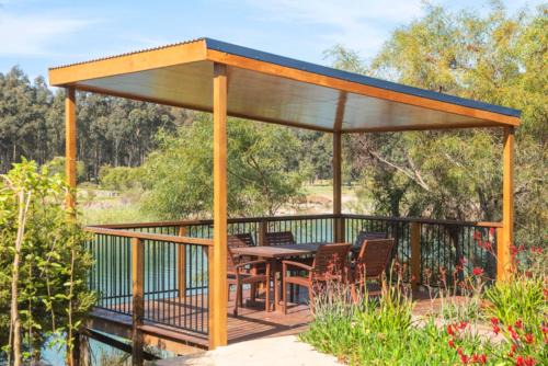 Wilyabrup Ski Chalet | Wirraway Luxury Chalet | Lake Views | Private Gardens