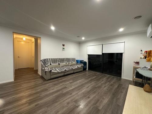 Tarneit House | Your Guest House