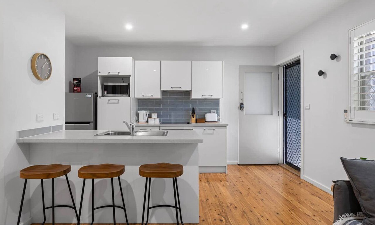Merewether Apartment | Your Merewether Getaway - Surf, Sip & Stay