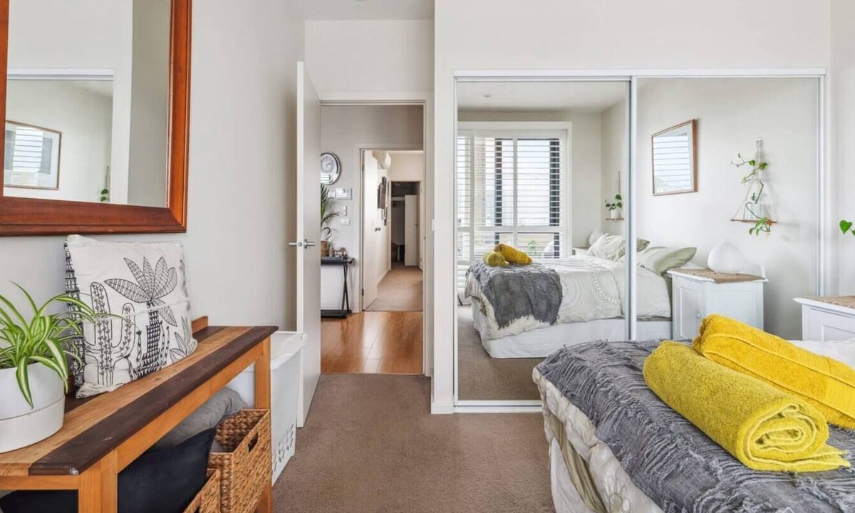 Northcote Apartment | Your Northcote gem: 2BR, 2BA, modern. Ideal for couples, families & friends.