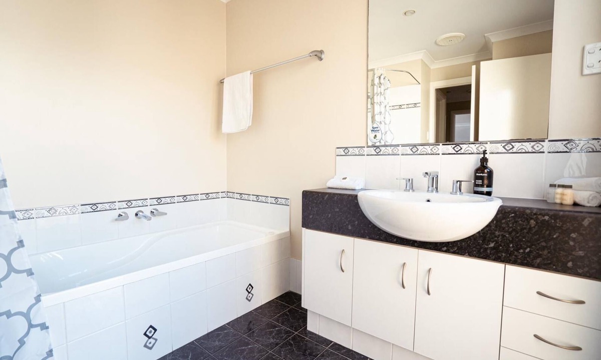Collingwood Park Villa | Your summer Beach Escape is calling