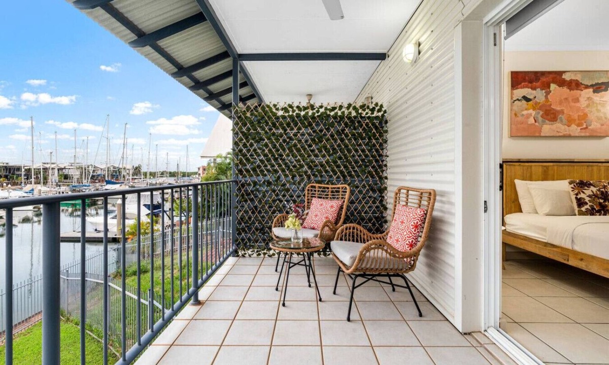 Stuart Park Apartment | Zen Dockside Point: Marina view - Patio - Parking