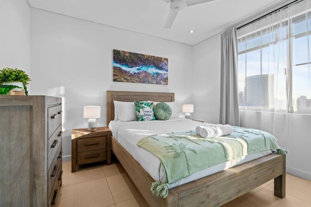 Darwin City Centre Apartment | ZenLux 4BR Waterfront Penthouse Pad 270 Panoroma