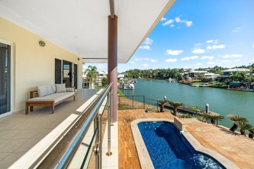 Bayview House | ZenLux Rosewater - Pool - Marina Deck - Bayview Pad