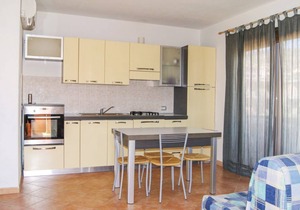 2 Bed Flat - Sleeps 4 - Garden - Parking - Wifi in Castelsardo