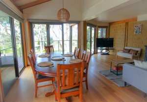 BAY OF FIRES SEACRET Beach House in private bush acreage, with ocean views