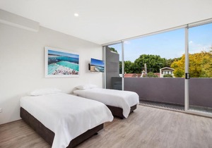 Bondi Beach Studio King Suite + Balcony in Sydney