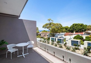 Bondi Beach Studio Penthouse Suite + Balcony in Sydney