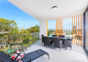Close to the Cliffs - Executive 2BR Kangaroo Point Apartment Close to The River and Cliffs in Brisbane