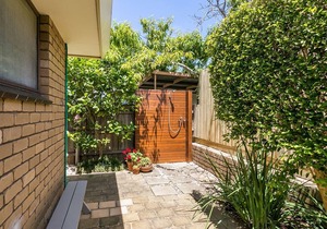 Located right in the best area of Central Torquay