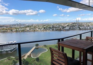 Luxury River and City View Apartment