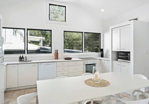 Mac's Beach House by HolidayCo.