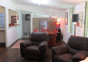 Magnautical Cottage - Pet friendly cottage with charm and character, just 150m to Geoffrey Bay