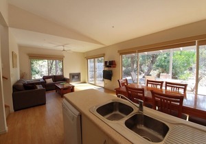 Omeo - 1 Nt(waterfront) in Forge Creek