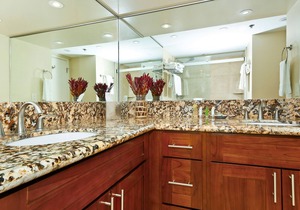 Panoramic Ocean Views Remodel - FREE Parking/Wi-Fi, AC, Washlet, Sleeps 6 in Honolulu