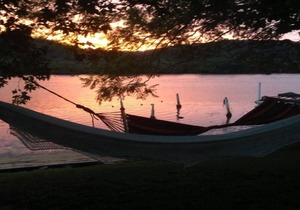 PATONGA SUNSET - WATERFRONT HOLIDAY HOUSE