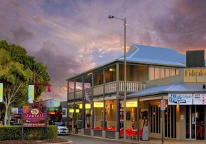Seaside on Fourth is secluded and spacious, directly across from Sawtell beach.