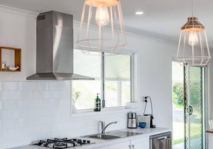 Seaside Sanctuary - Port Elliot - Wi-Fi and Linen - Family - Close to beach - Hills views