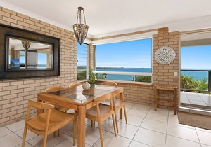 Shipton Lodge unit 3 Moffat Beach QLD