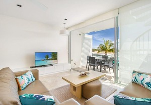 Unit 203 Plantation - Rainbow Beach, Plantation Resort Top Floor, Aircon, Free Wi-Fi in Rainbow Beach