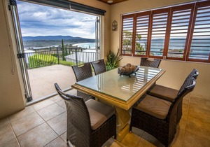 Villa Jasper - Spacious villa style accommodation with panoramic views
