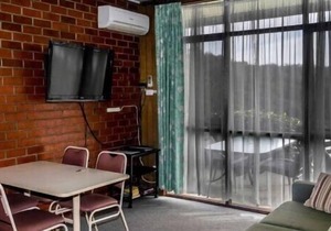 Waterside Unit 6 Mallacoota