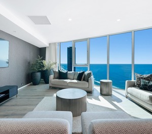Chevron Renaissance Surfers Paradise 