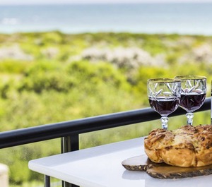 Resort Style Beach Accommodation 