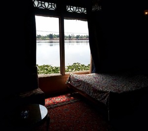 Houseboats 