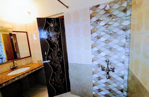 Bharatpur Hotel | The New Swaraj Resort