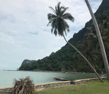 Don Sak House | บ้านสุชานุช Baan Suchanuch