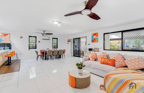 Springfield Lakes House | 位于Springfield lakes的 5 房大house