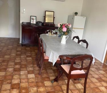 Eight Mile Plains House | 香亭小舍