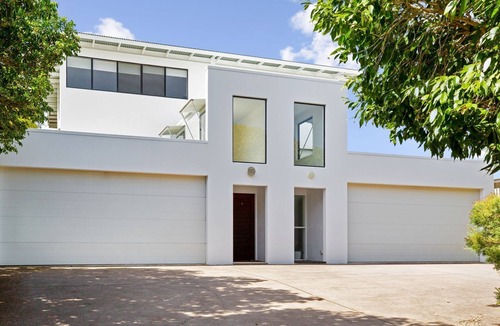Peregian Beach Apartment | 1-240 "Villa V" David Low Way, Peregian Beach