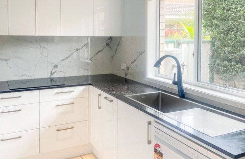 Fingal Bay House | 1/75 Rocky Point Road fantastic holiday home with
