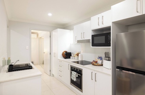 Rocklea Apartment | 1 Bdr Apt w/AC & Kitchen | Parking | 316F1