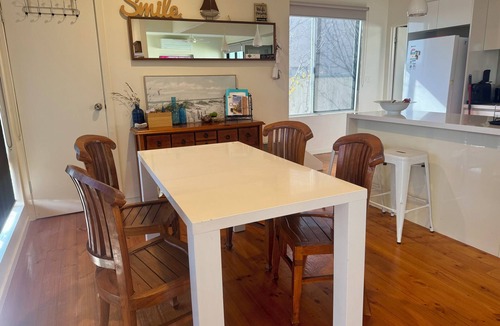 St Leonards House | 1 Bed ground floor couples escape, 100m beach, walk to town, WIFI, kit & lounge