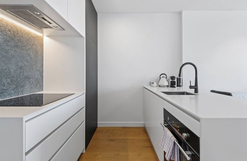 Heidelberg Heights Apartment | 1-Bed Pad with Modern Amenities, Pool & Gym