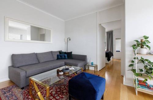 St. Kilda East Apartment | 1 bedroom Boutique in St Kilda East with secure parking