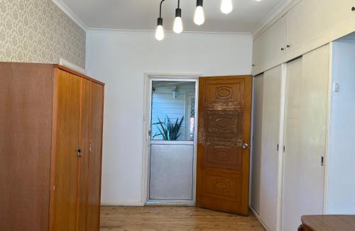Bulli Apartment | 1 Bedroom Flat with Private Kitchen & Ensuite