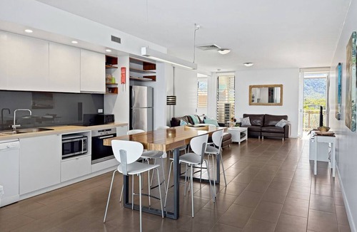 Nelly Bay Apartment | 1 Bright Point Apartment 4501